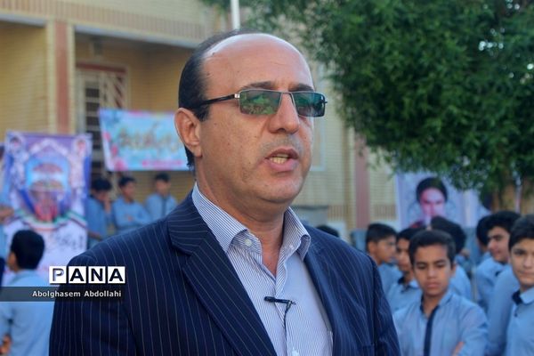 بزرگداشت پدافند غیر عامل در دبیرستان پسرانه مصلحیان شهرستان بوشهر