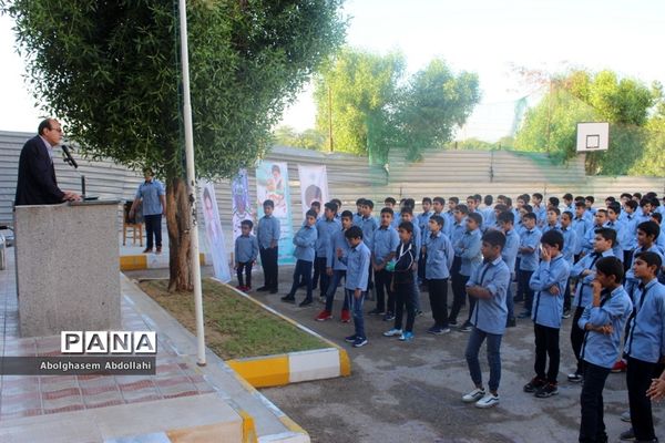 بزرگداشت پدافند غیر عامل در دبیرستان پسرانه مصلحیان شهرستان بوشهر