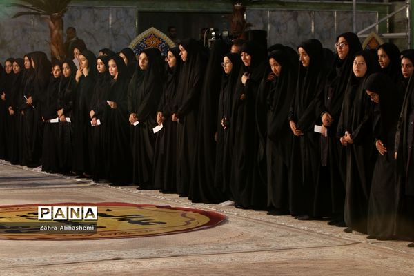 آیین افتتاحیه سراسری راهیان نوردانش آموزی کشوری در حرم مطهر امام(ره)