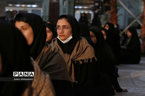 آیین افتتاحیه سراسری راهیان نوردانش آموزی کشوری در حرم مطهر امام(ره)