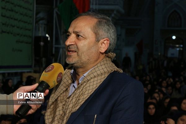 آیین افتتاحیه سراسری راهیان نوردانش آموزی کشوری در حرم مطهر امام(ره)