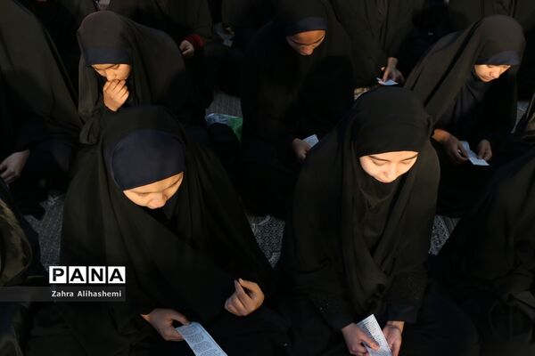 آیین افتتاحیه سراسری راهیان نوردانش آموزی کشوری در حرم مطهر امام(ره)