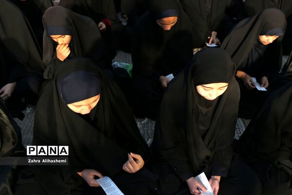 آیین افتتاحیه سراسری راهیان نوردانش آموزی کشوری در حرم مطهر امام(ره)