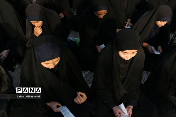 آیین افتتاحیه سراسری راهیان نوردانش آموزی کشوری در حرم مطهر امام(ره)