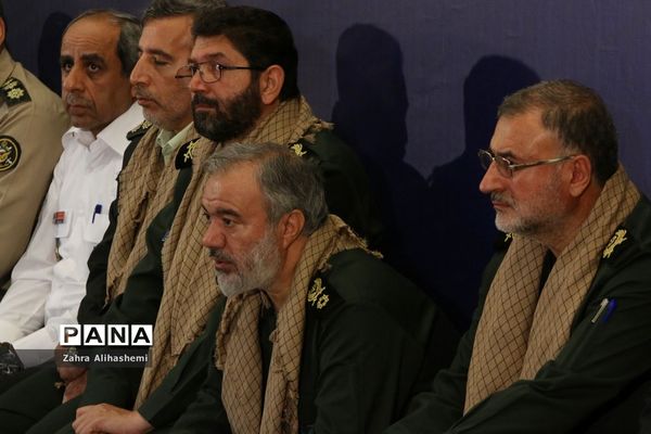 آیین افتتاحیه سراسری راهیان نوردانش آموزی کشوری در حرم مطهر امام(ره)