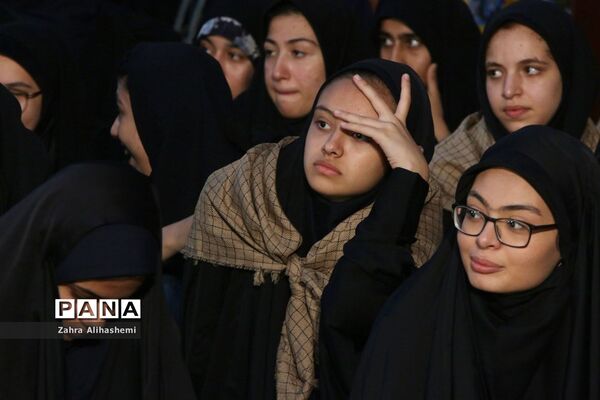 آیین افتتاحیه سراسری راهیان نوردانش آموزی کشوری در حرم مطهر امام(ره)