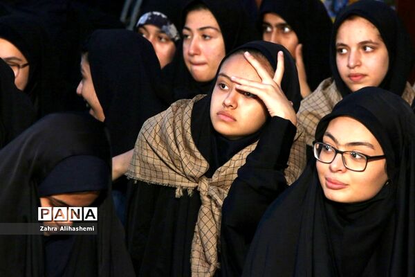 آیین افتتاحیه سراسری راهیان نوردانش آموزی کشوری در حرم مطهر امام(ره)