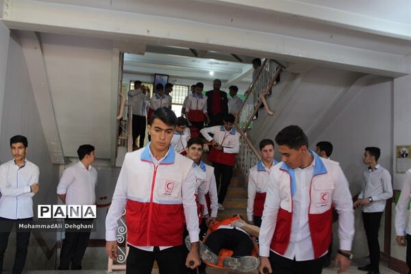 مانور پدافند غیرعامل در شهرستان بهارستان