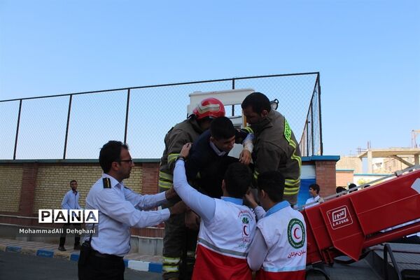 مانور پدافند غیرعامل در شهرستان بهارستان