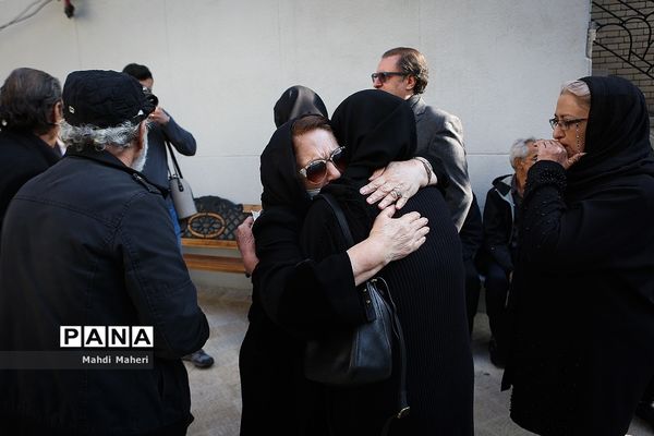 مراسم تشییع پیکر ابراهیم آبادی