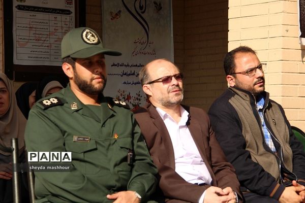 نواخته شدن زنگ استکبار ستیزی در مدارس شهرری