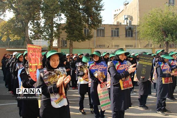 نواخته شدن زنگ استکبار ستیزی در مدارس شهرری
