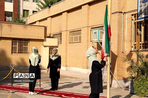 نواخته شدن زنگ استکبار ستیزی در مدارس شهرری
