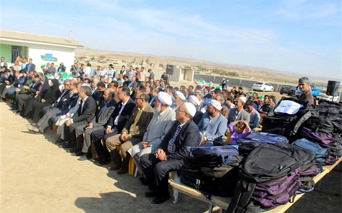 توزیع ۱۴۱۰ بسته اهدایی شرکت همراه اول در بین دانش آموزان مراوه تپه