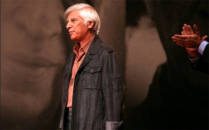 بهرام بیضایی «داش آکُل» را به صحنه می‌برد