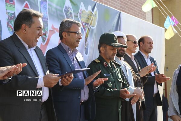 نواخته شدن زنگ استکبارستیزی در مدارس فارس