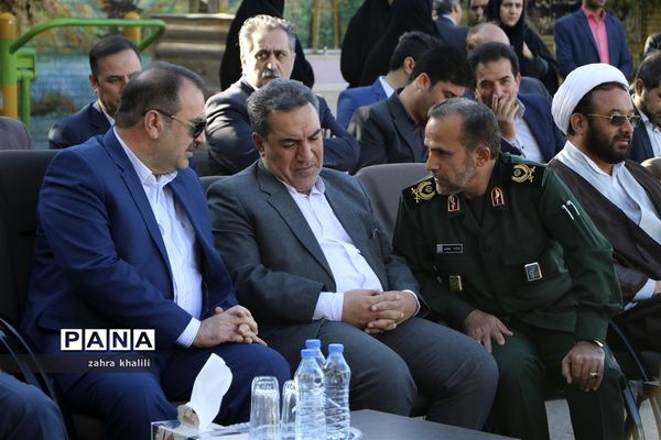 نواخته شدن زنگ استکبارستیزی در مدارس فارس