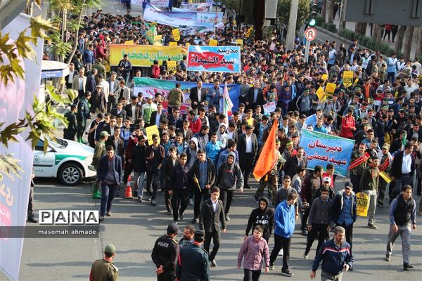 راهپیمایی یوم  الله 13 آبان ماه در البرز