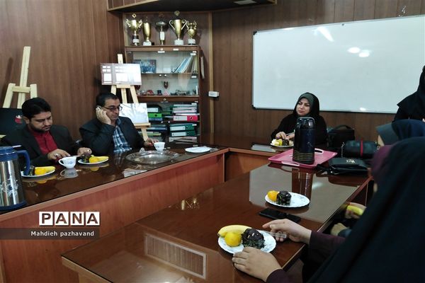 نواخته شدن زنگ استکبار ستیزی در هنرستان کیمیا ناحیه 4 شیراز