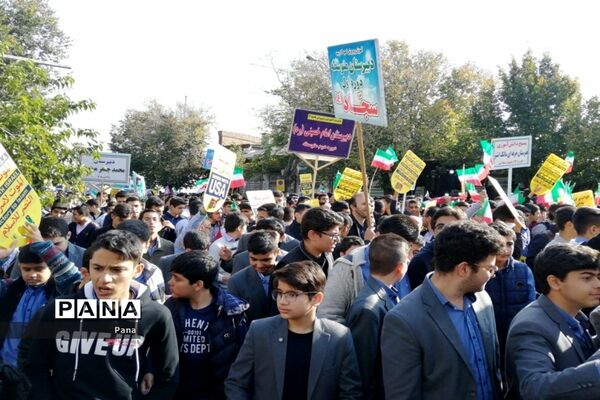 حضور پرشور دانش‌آموزان سازمان دانش‌آموزی آذربایجان غربی  در راهپیمایی 13 آبان