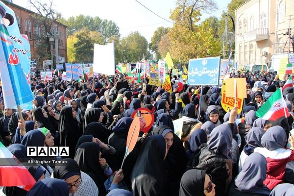 راهپیمایی مردم ارومیه به مناسبت 13 آبان
