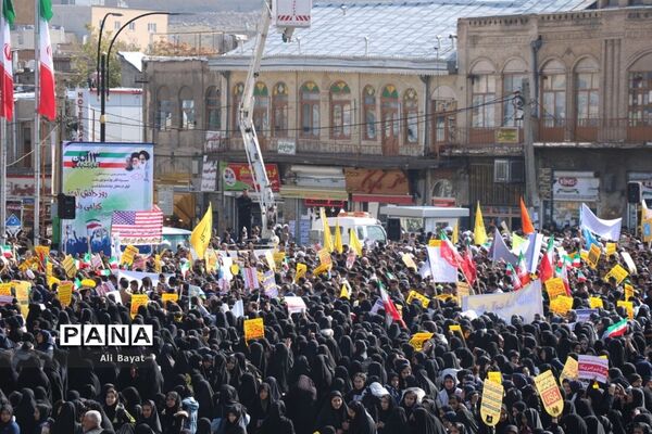 ١٣ آبان یک روز تاریخی برای مردم ایران