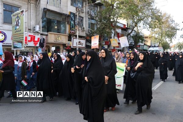 راهپیمایی روز 13 آبان در قائم‌شهر