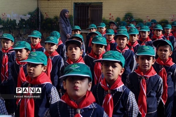 نواختن زنگ استکبار ستیزی در چهاردانگه