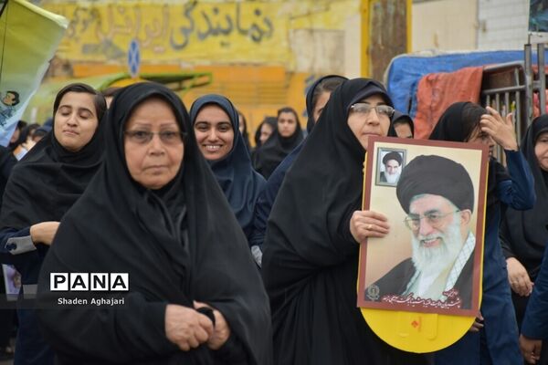 حضور پرشور دانش‌آموزان و فرهنگیان در راهپیمایی ۱۳ آبان شهرستان امیدیه