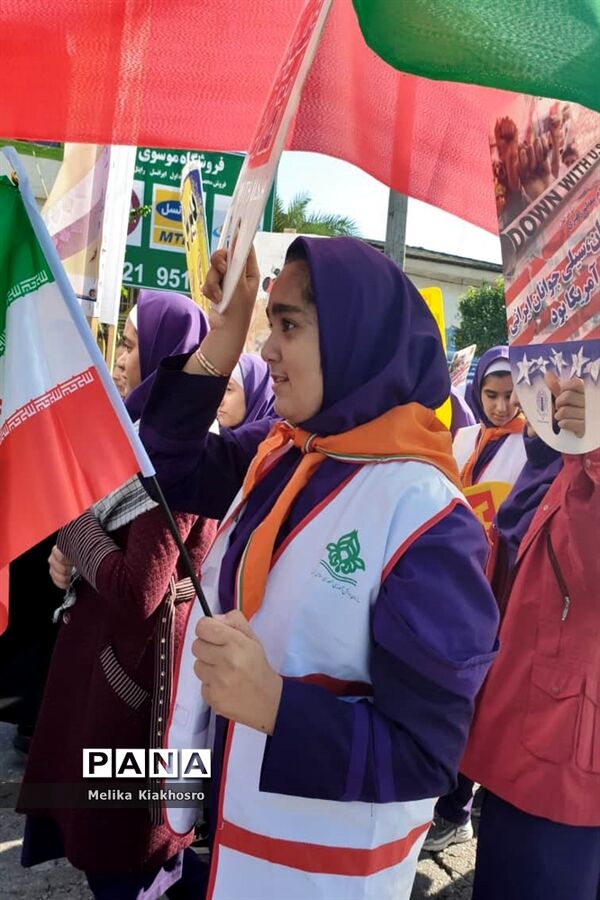 راهپیمایی ۱۳ آبان در محمودآباد