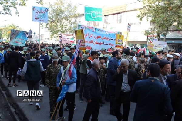 حضور دانش‌‌آموزان پیشتاز قائم‌شهر در راهپیمایی 13 آبان