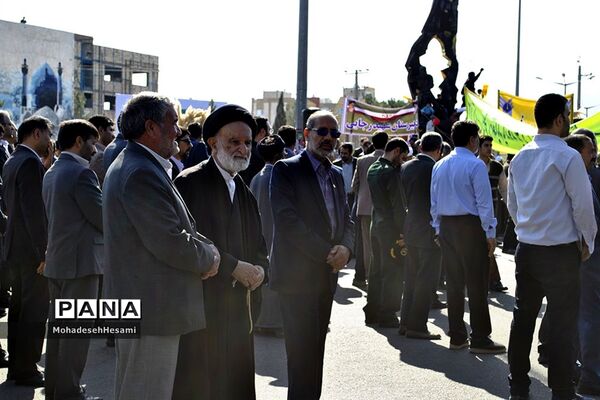 حضور با شکوه مردم در راهپیمایی 13 آبان