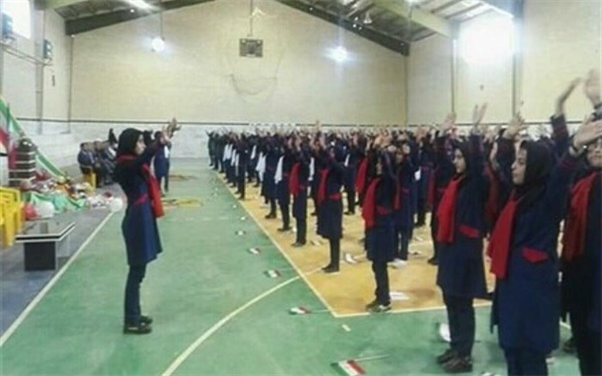المپیاد ورزشی  درون مدرسه ای در مدرسه شهید جهانی ابرکوه