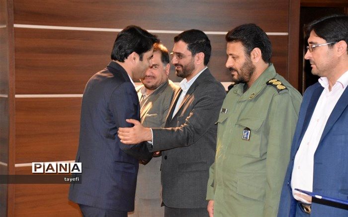 طلایه داران معروف در خط مقدم مقابله با ناهنجاری ها قرار دارند