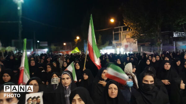 استقبال پرشور مردم کوهدشت از خادمان و پرچم متبرکه امام رضا(ع)