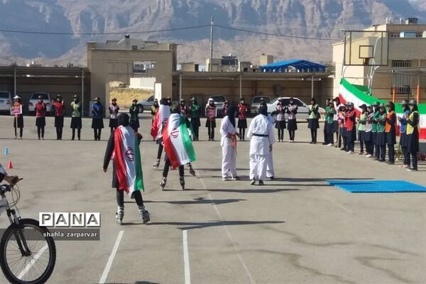 برگزاری المپیاد ورزشی درون مدرسه ای در نی ریز