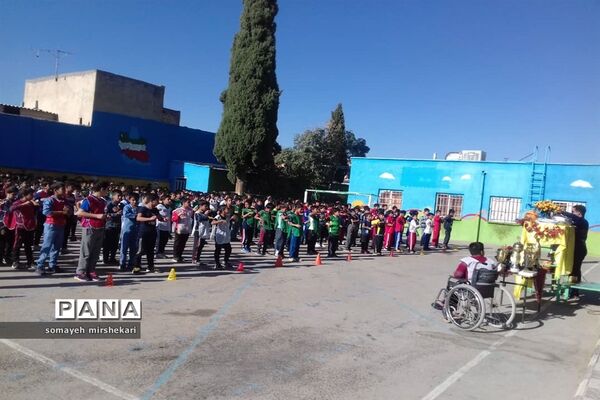 برگزاری المپیاد ورزشی درون مدرسه ای در نی ریز