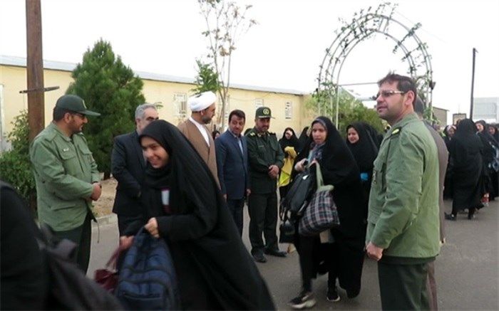 اعزام دانش آموزان مهریزی به مناطق عملیاتی جنوب