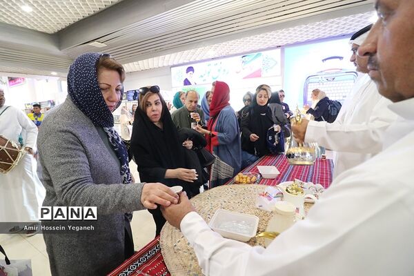 استقبال فرودگاهی از مسافران ورودی در روز کیش