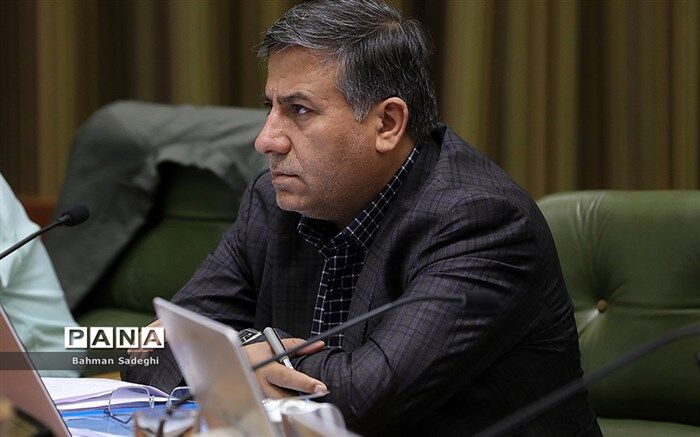سالاری: برگزاری نمایشگاه‌هایی که افزایش سفر دارد، برای شهر تهران یک سم مهلک است