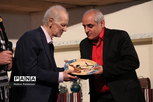 تجلیل از استاد خوشرو به مناسبت هفته مازندران