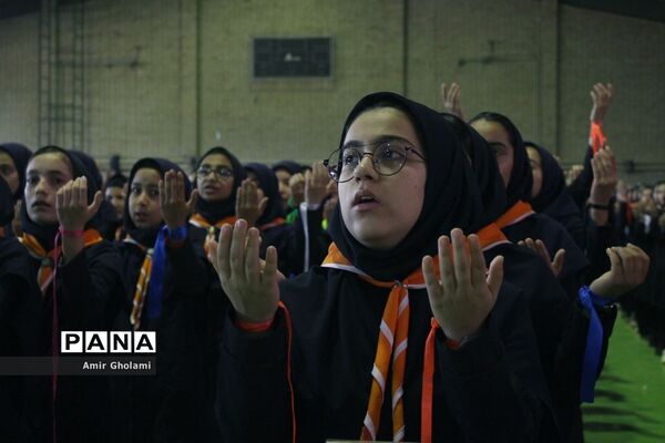 مانور تشکیلاتی 1200 نفره گام دوم انقلاب سازمان دانش‌آموزی  شهرستان‌های تهران در پاکدشت
