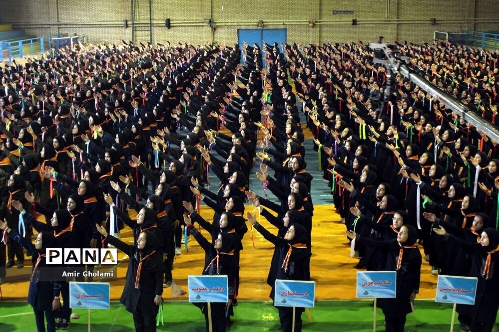 مانور تشکیلاتی 1200 نفره گام دوم انقلاب سازمان دانش‌آموزی  شهرستان‌های تهران در پاکدشت