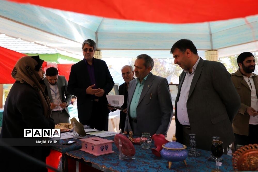 بازدید معاون پرورشی و فرهنگی  وزارت آموزش و پرورش از اولین جشنواره دستاورد‌های کانون‌های فرهنگی و تربیتی  مشهد