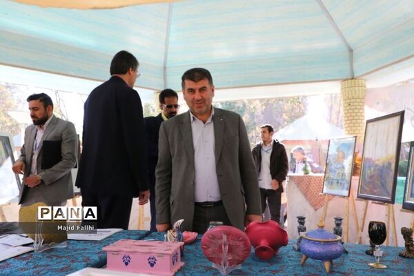 بازدید معاون پرورشی و فرهنگی  وزارت آموزش و پرورش از اولین جشنواره دستاورد‌های کانون‌های فرهنگی و تربیتی  مشهد