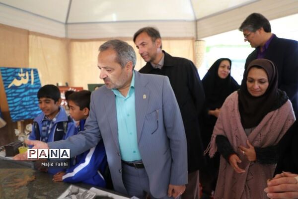 بازدید معاون پرورشی و فرهنگی  وزارت آموزش و پرورش از اولین جشنواره دستاورد‌های کانون‌های فرهنگی و تربیتی  مشهد