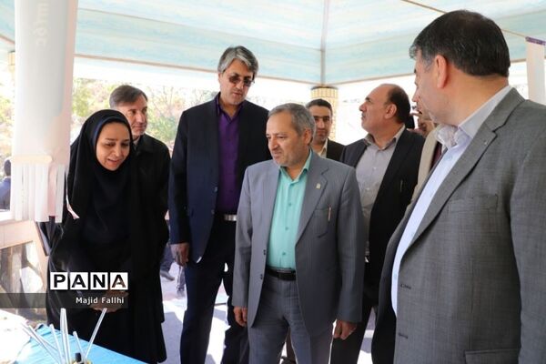 بازدید معاون پرورشی و فرهنگی  وزارت آموزش و پرورش از اولین جشنواره دستاورد‌های کانون‌های فرهنگی و تربیتی  مشهد