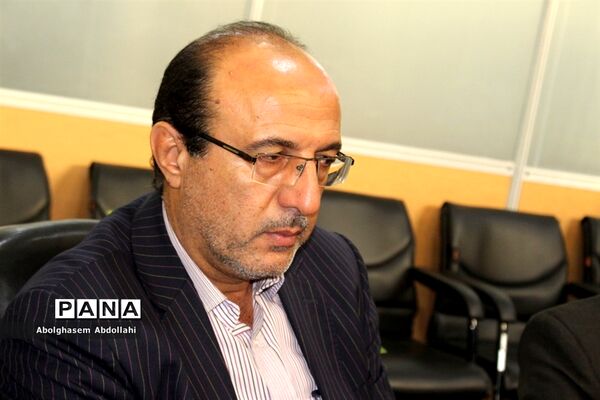نشست هم‌اندیشی مدیرکل آموزش و پرورش استان بوشهر با مدیر و کارکنان سازمان دانش‌آموزی