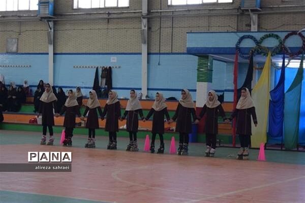 برگزاری آیین افتتاحیه المپیاد درون مدرسه‌ای به صورت قطبی در مجموعه ورزشی غدیر شهرستان اردکان