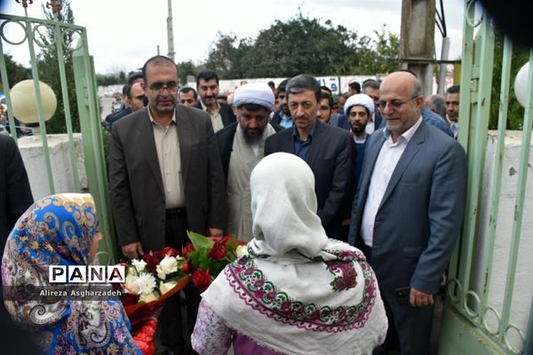 مراسم واگذاری ۱۲۵۰ فقره اسناد املاک علوی در بهنمیر